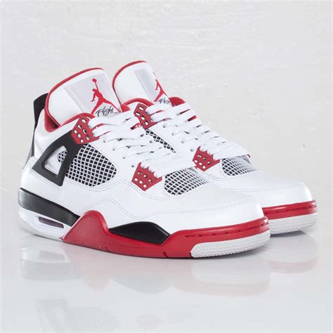 nike air jordan 4 retro.